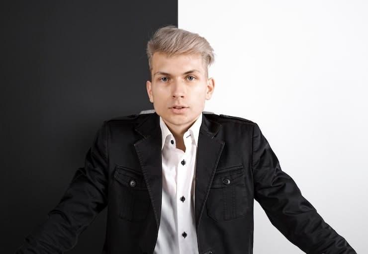 Find Your Perfect ash honey blonde wig with Top Styles, Care Tips and Where to Buy