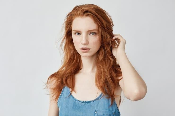 why do uk lawyers wear wigs and how the centuries old court tradition shapes modern practice