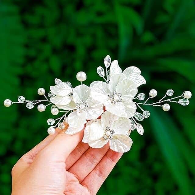 Where can you try on wigs and discover the best local salons stores and virtual try ons