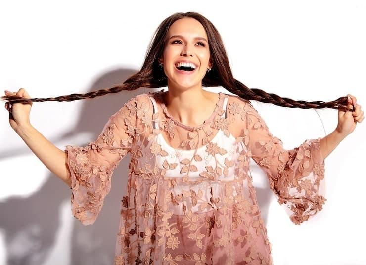 New Evidence About does lyle wear a wig Revealed with Photos and Expert Analysis