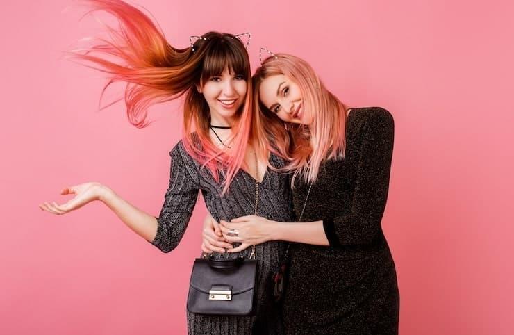 Fans analyze is jason momoa wearing a wig in the minecraft movie and what set photos reveal