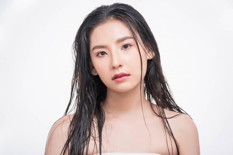 DIY how to curl wig with curling iron step-by-step tips for long-lasting salon waves